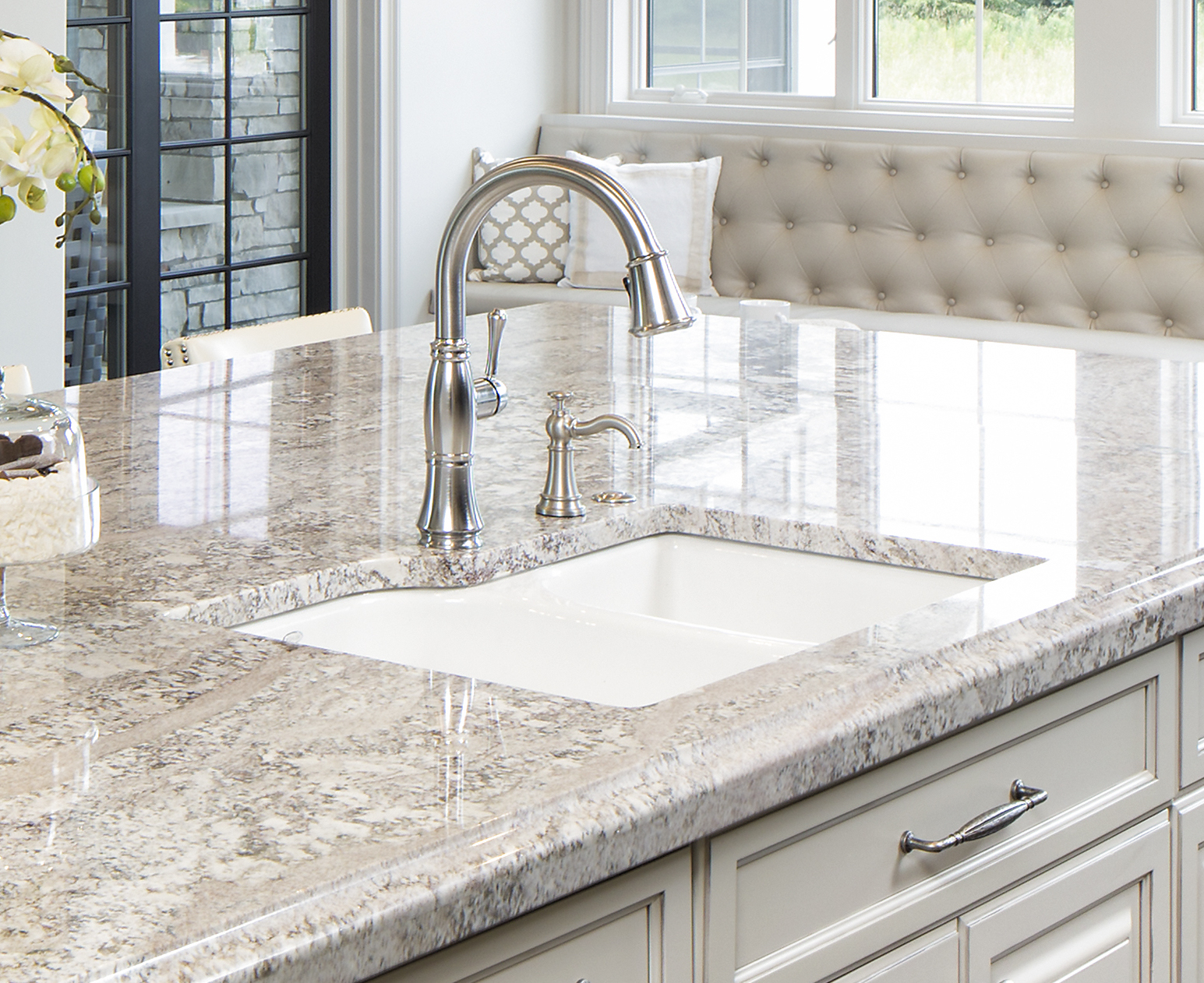 pictures of granite around kitchen sink